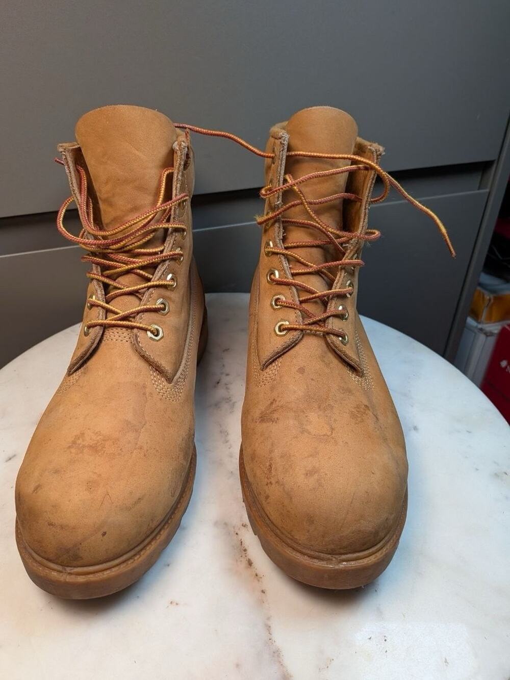 Timberland Classic 6-Inch Premium Boots Size US 9.5 Wheat Brown Nubuck